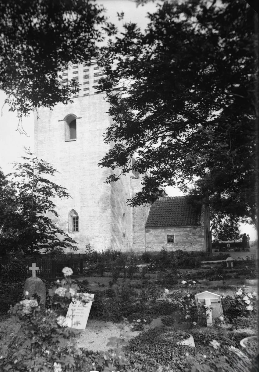 90.742 Højerup kirke.