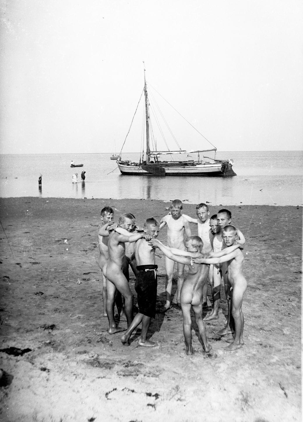 90.876 Drenge på stranden, Sønderho.