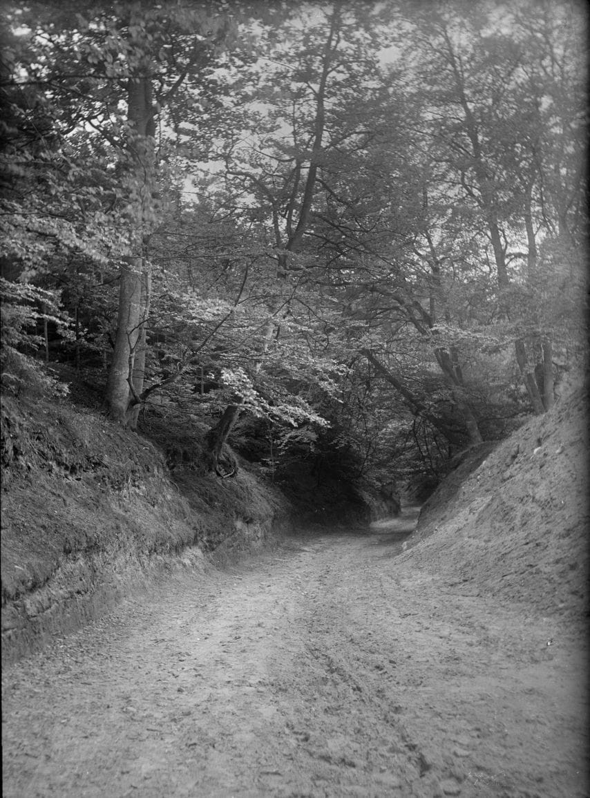 90.888 Hulvej ved Ørholm.