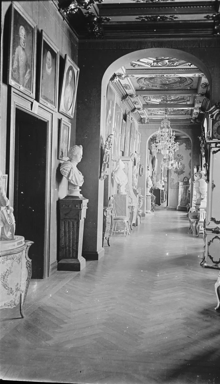 90.910 Frederiksborg slot.