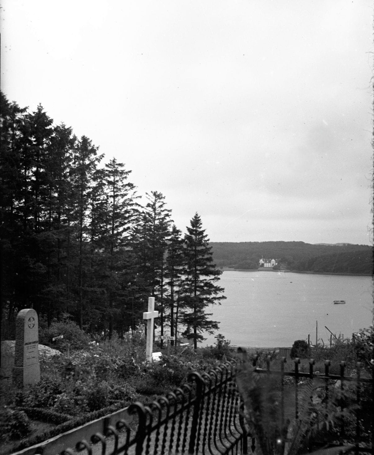 90.958 Udsigt fra Thurø kirkegård