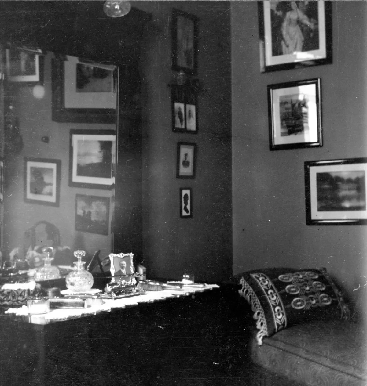 81.2 Påklædningsværelset september 1909.