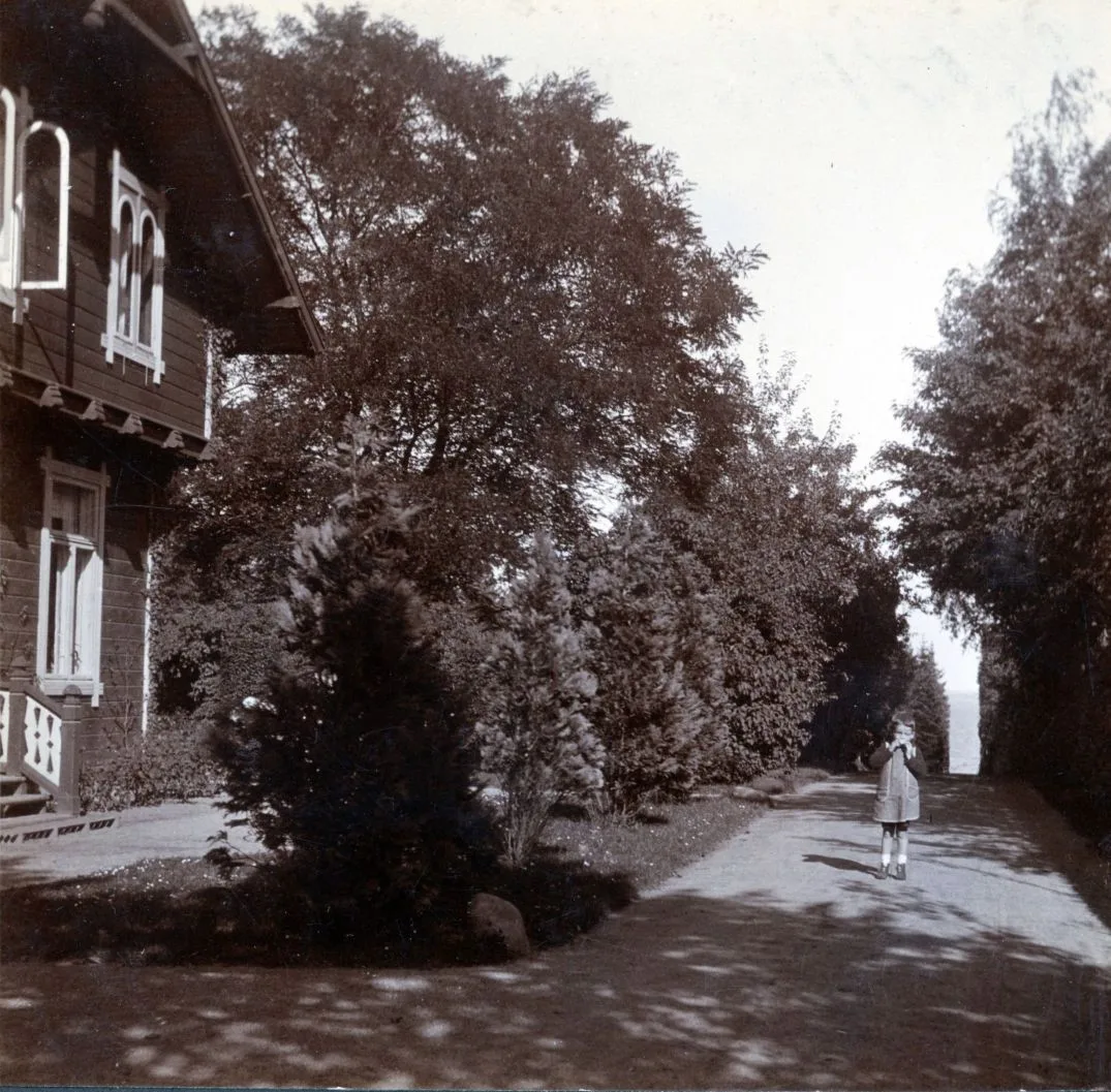 81.77 Norske huse 1922. Per Ingemann i Gangen.