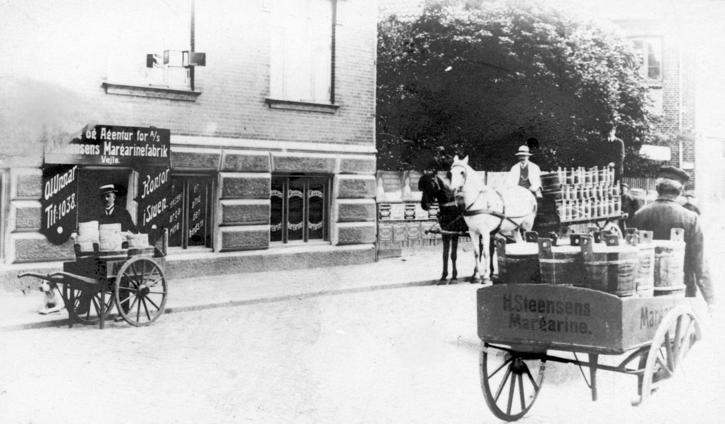 14488.2 O.J. Unnar, Jernbanegade 20, Randers.