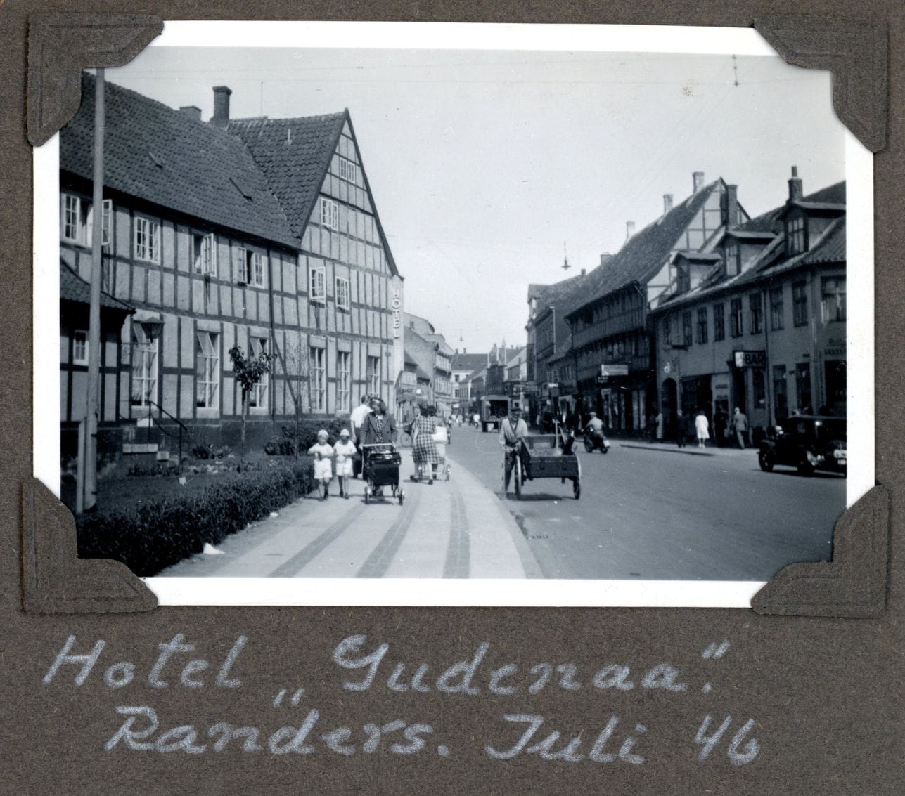 70.417 Hotel Gudenå, Randers Juli 1946