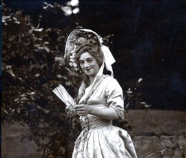 14608.1 Elna Jørgen Jensen, Friluftsteatret 1923, Ambrosius. Foto: Ida og Gustav Krog, Klampenborg.
